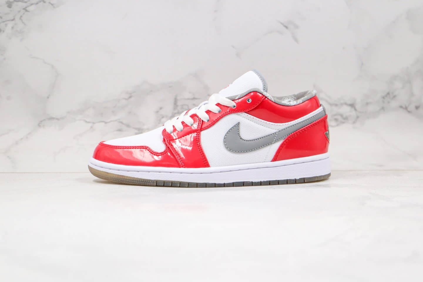乔丹Air Jordan 1 Low纯原版本低帮AJ1白红灰漆皮配色内置气垫原楦头纸板打造 (ID:47273) - 图片1