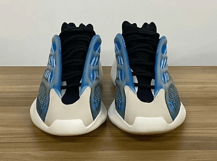 Yeezy 700 V3极光配色最新实物图曝光！8月29日发售！