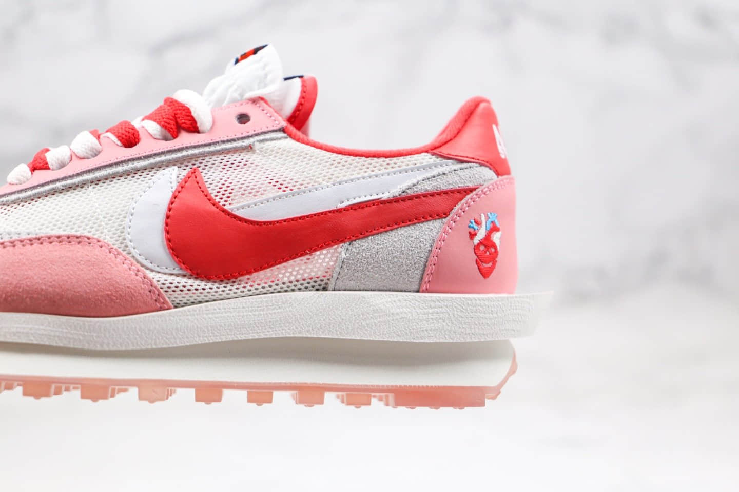 耐克Nike LDV Waffl x Sacai联名款纯原版本华夫粉色情人节走秀慢跑鞋原盒原标 货号:BV5378-800