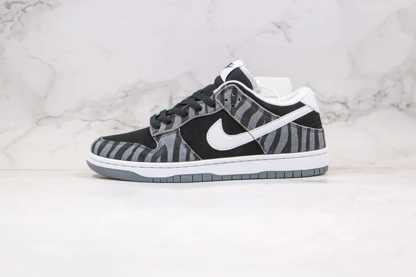 耐克Nike Dunk Low Pro纯原版本低帮2020版dunk板鞋斑马条纹黑白色内置Zoom气垫 货号:DD1390-106