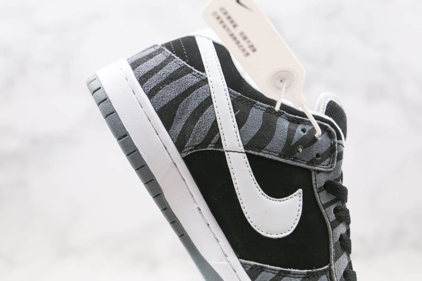 耐克Nike Dunk Low Pro纯原版本低帮2020版dunk板鞋斑马条纹黑白色内置Zoom气垫 货号:DD1390-106