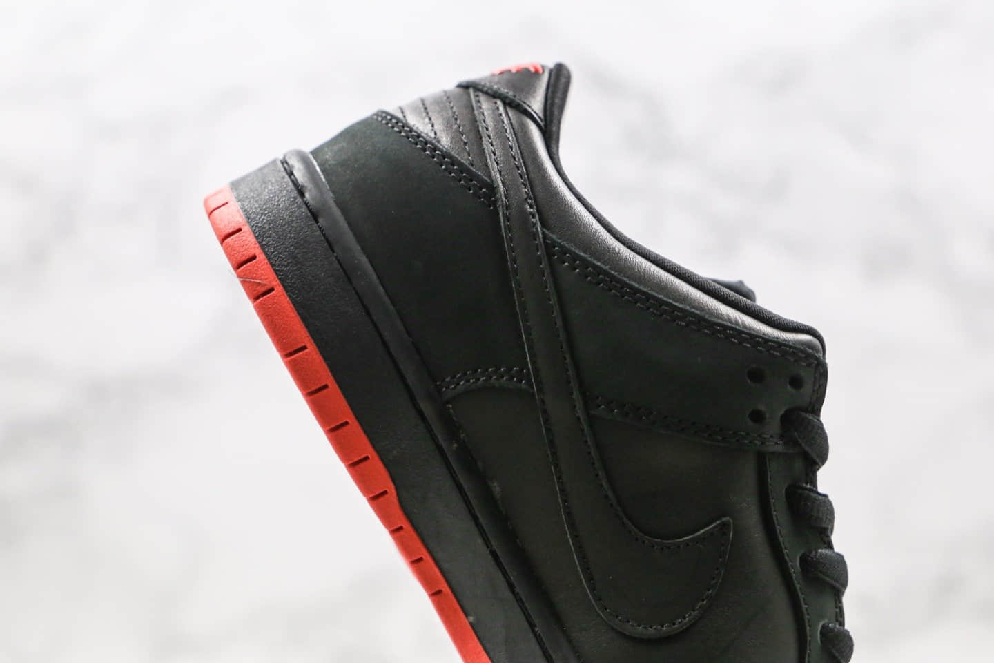 耐克Nike SB Dunk low Trd QS x Black Pigeon纯原版本低帮SB黑鸽子黑红色板鞋内置Zoom气垫 货号:883232-008