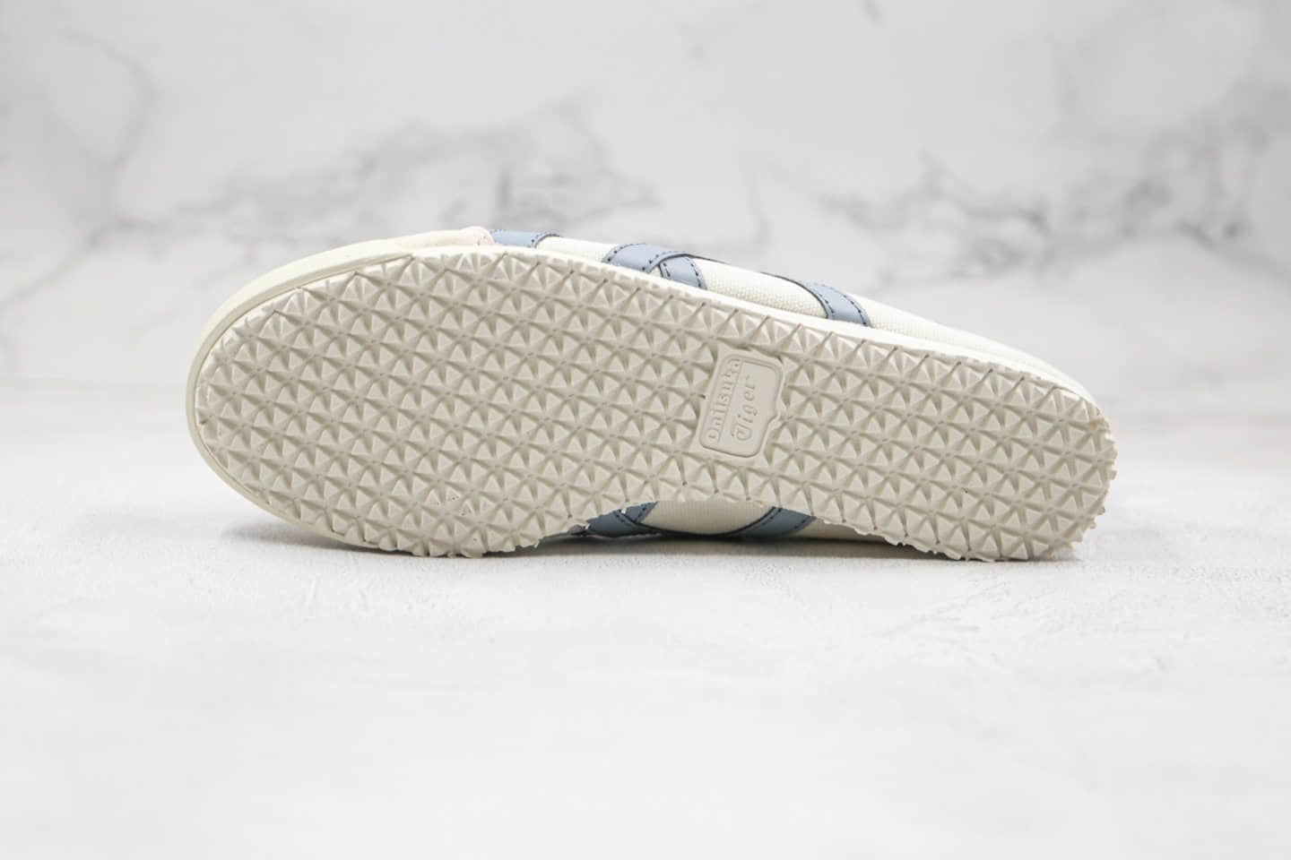 亚瑟士Asics Onitsuka tiger公司级版本鬼冢虎无鞋带一脚蹬灰蓝色原盒原标区别市面通货版本 货号:1183B404-200