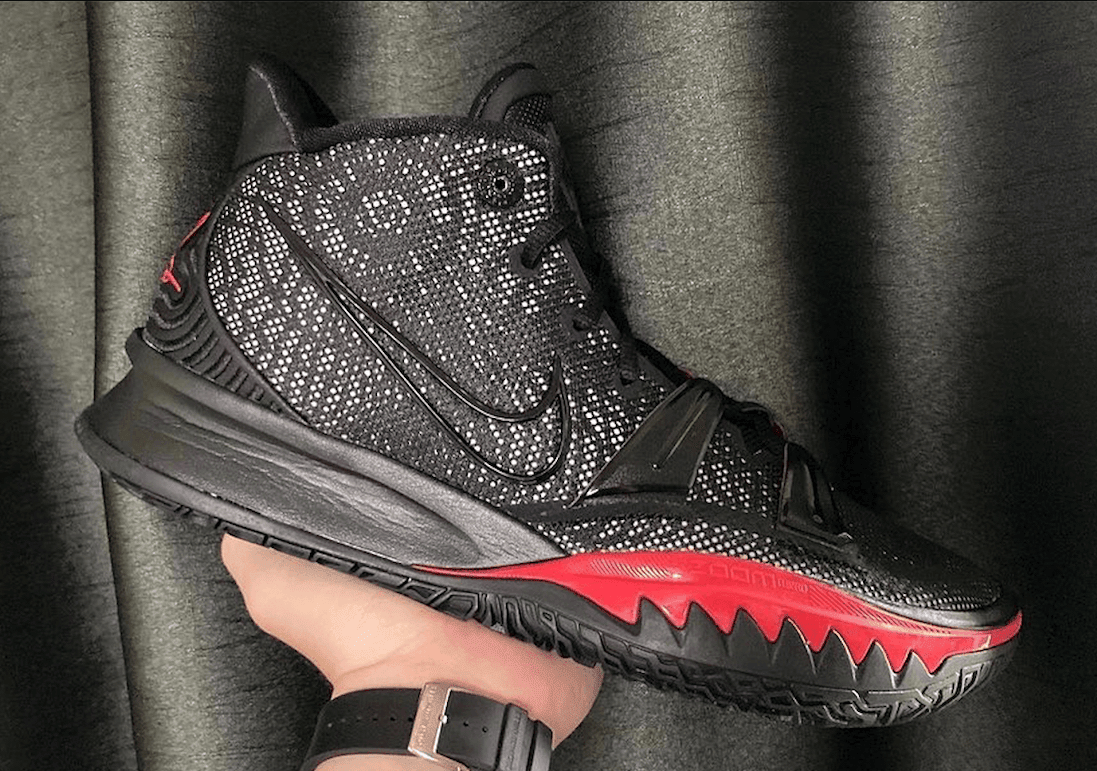 欧文最新战靴Nike Kyrie 7首度曝光！首发黑红配色超经典！ (ID:48991) - 图片1