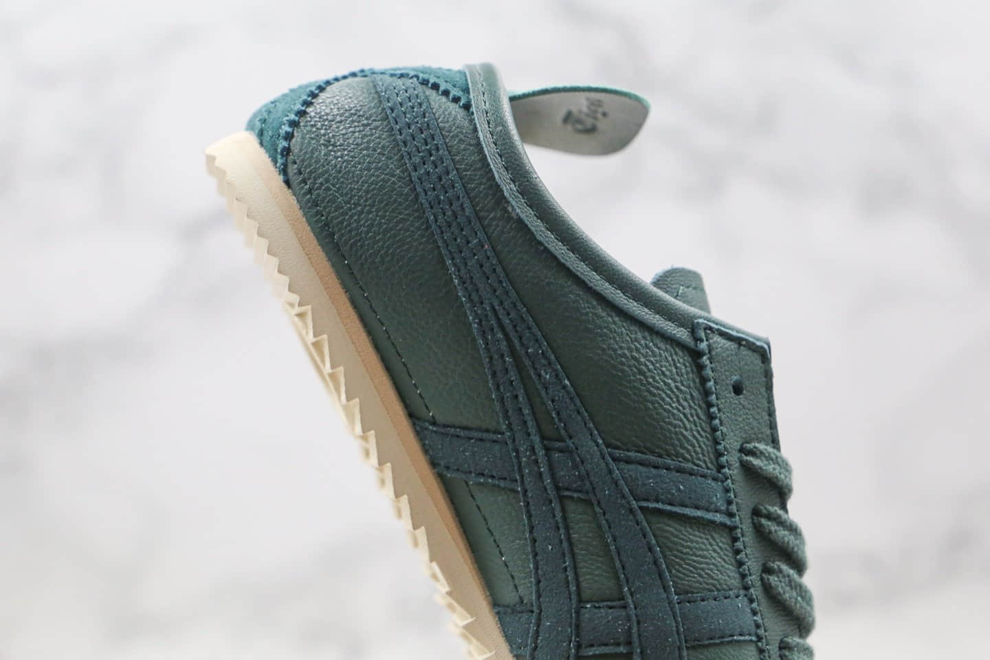 亚瑟士Asics Onitsuka Tiger NIPPON MADE纯原版本鬼冢虎深绿色羊皮手工鞋内置NFC芯片 货号:TH9J4L-8484