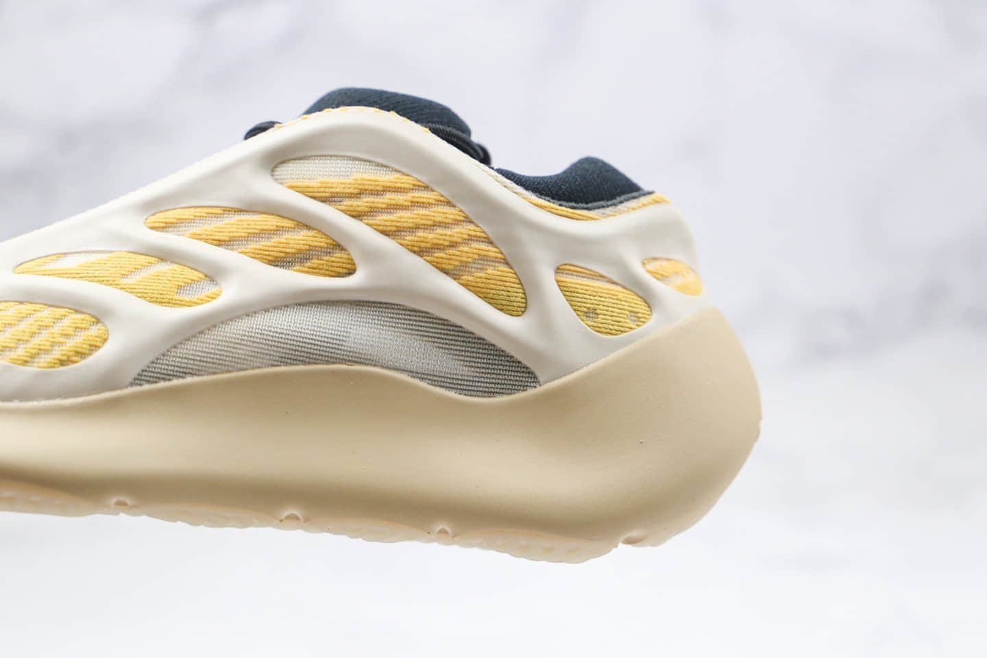 阿迪达斯Adidas Yeezy 700 V3 Azael纯原版本椰子700V3异形黄白色复古老爹鞋原鞋开模正确鞋面夜光材质 货号:G54853