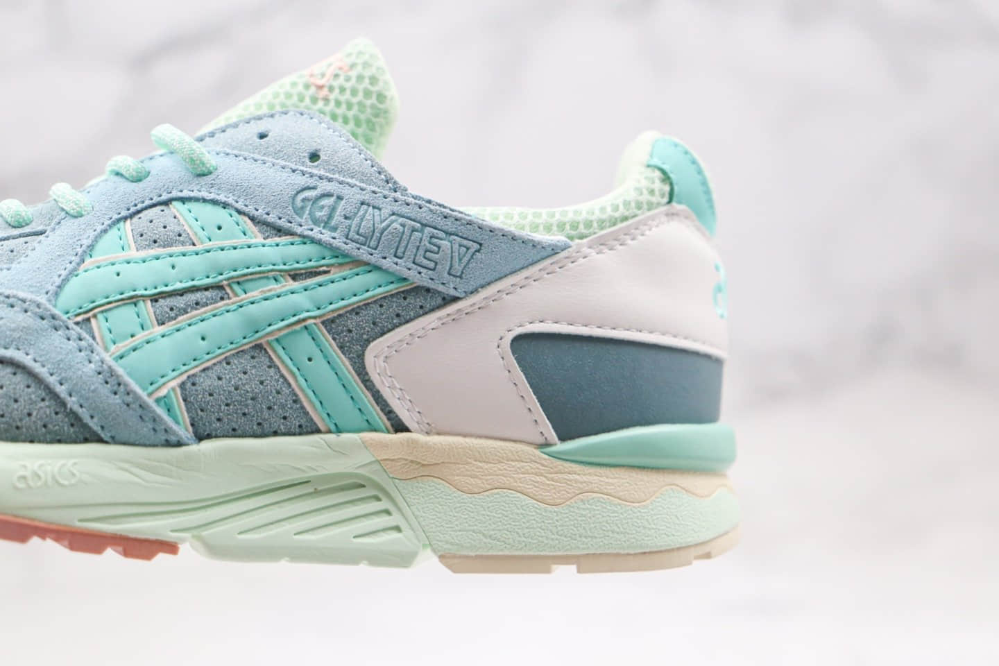 亚瑟士Asics Gel Lyte V Ronnie Fieg公司级版本复古跑鞋鼠尾草绿原鞋开模 货号:H42JK-8185