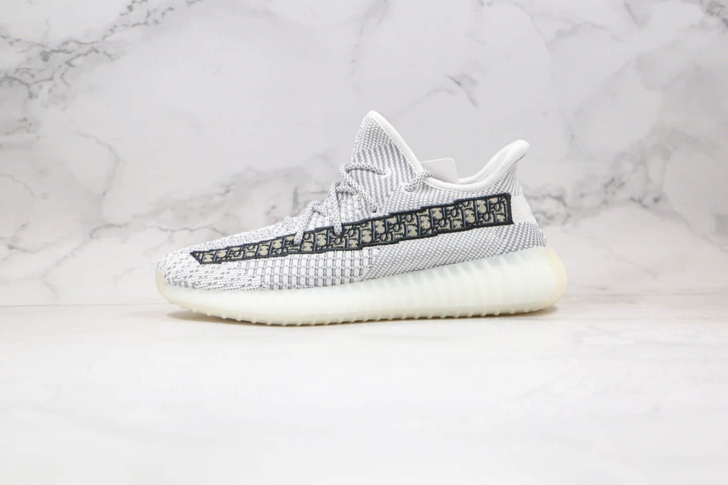 阿迪达斯Dior x adidas Yeezy Boost 350 V2纯原版本迪奥联名椰子350白灰老花巴斯夫真爆 货号:FC6607