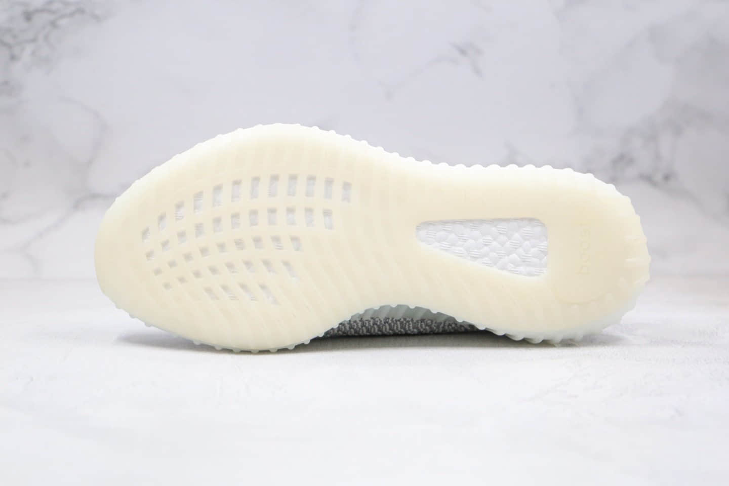 阿迪达斯Dior x adidas Yeezy Boost 350 V2纯原版本迪奥联名椰子350白灰老花巴斯夫真爆 货号:FC6607