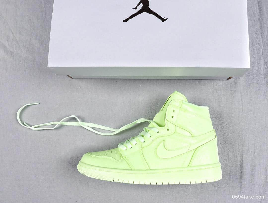 Wmns Air Jordan 1 Ret Hi Prem乔丹一代公司级3M反光柠檬荧光绿AJ1满天星 (ID:5354) - 图片1