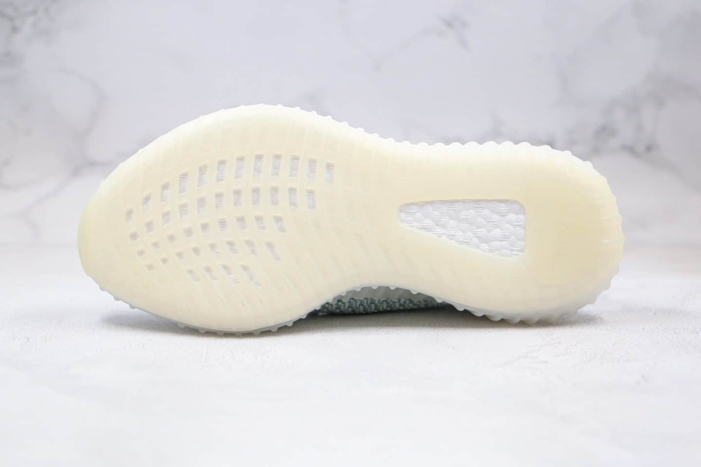 阿迪达斯Adidas BOOST yeezy 350 V2 x Dior迪奥联名款公司级版本侃爷椰子350V2冰蓝老花印花配色内置真爆米花大底 货号:FC6608