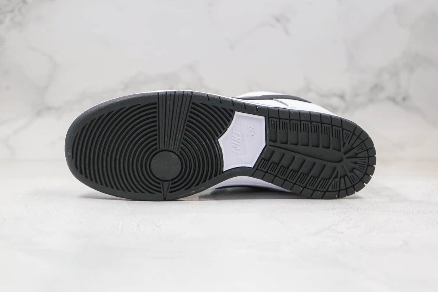 耐克Nike Dunk Low Pro SB IW“Panda”公司级版本低帮Dunk熊猫限定白黑色内置缓震Zoom气垫 货号:819674-101