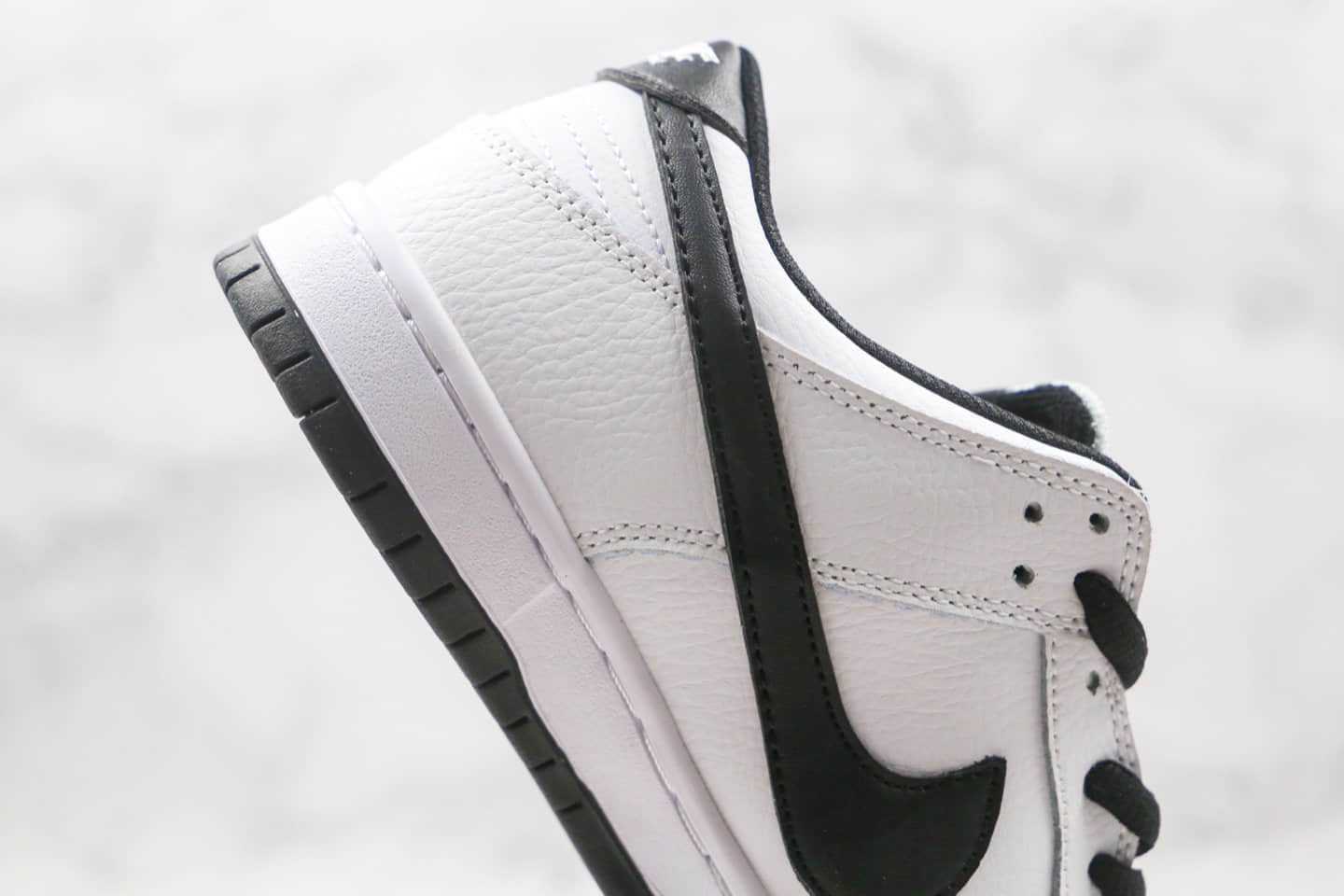 耐克Nike Dunk Low Pro SB IW“Panda”公司级版本低帮Dunk熊猫限定白黑色内置缓震Zoom气垫 货号:819674-101