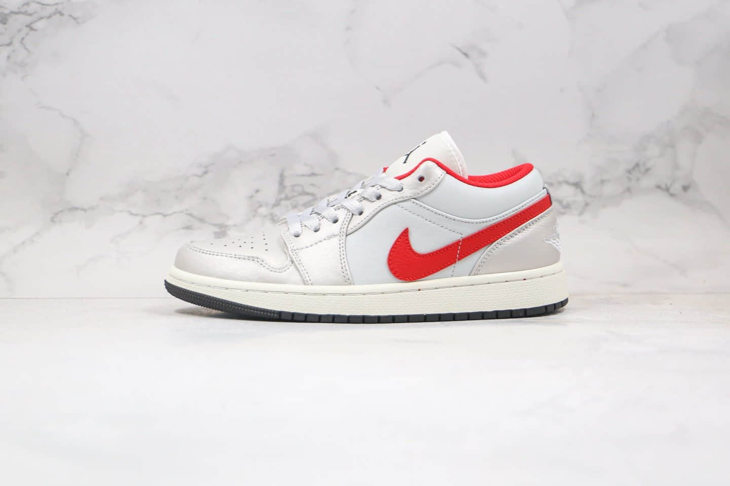 乔丹Air Jordan 1 Low纯原版本低帮AJ1银红色原鞋开模 (ID:53829) - 图片1