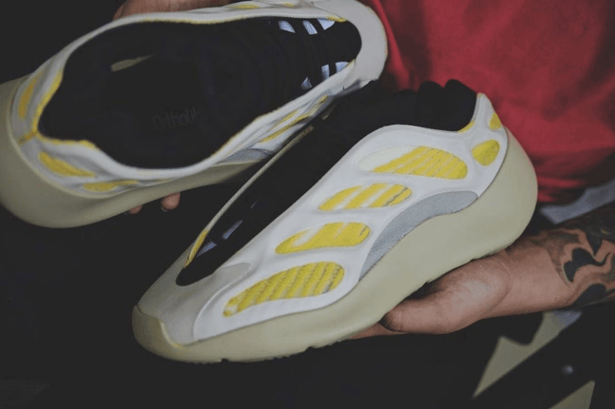 活力白黄配色！全新Yeezy 700 V3“ Safflower”实物图曝光！ (ID:54916) - 图片1