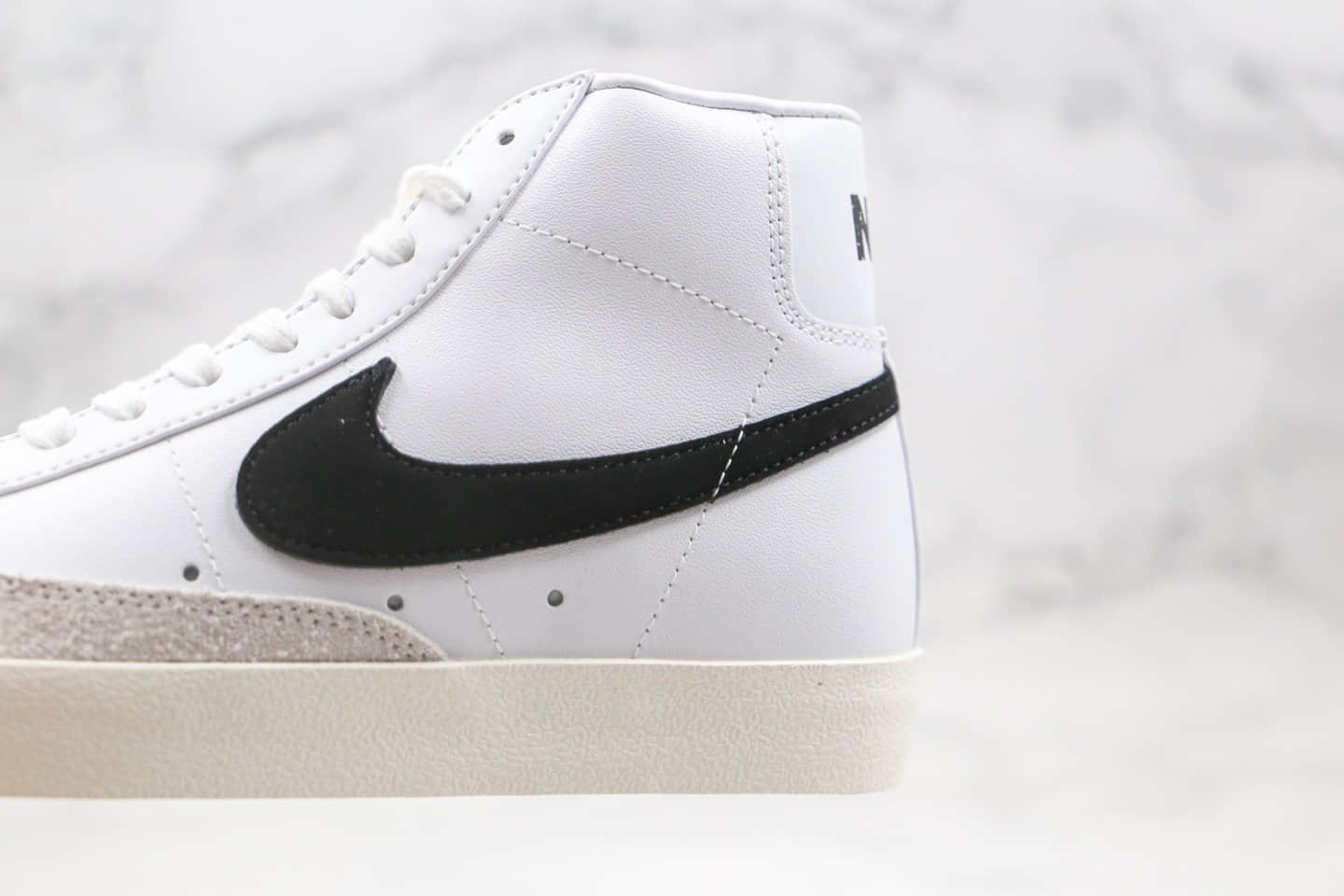 耐克Nike Blazer Mid纯原版本开拓者高帮皮面板鞋白黑色原标原盒 货号:BQ6806-100