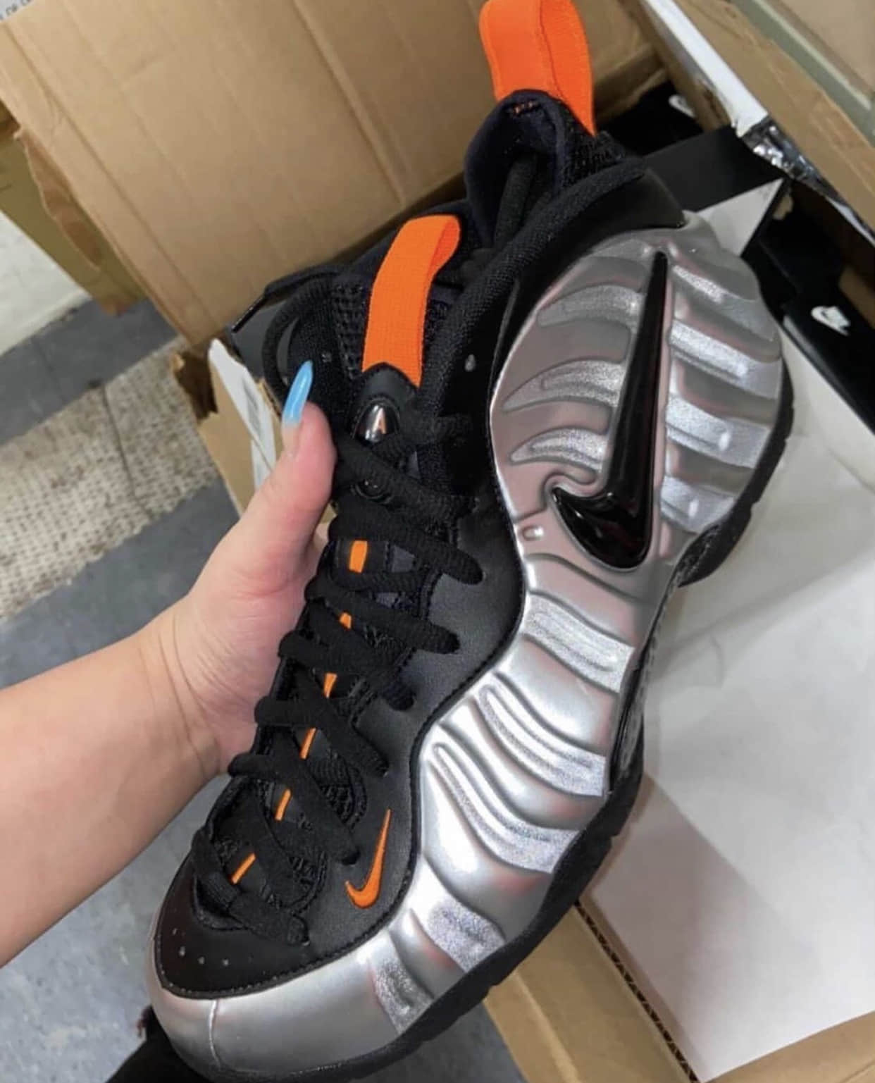 万圣节Air Foamposite Pro首度曝光！酷炫银色发泡鞋面！ CT2286-001 (ID:55783) - 图片1