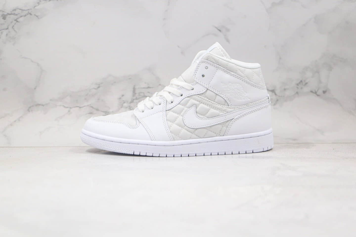 乔丹Air Jordan 1 Mid Quilted White纯原版本中帮AJ1面包菱格雪白香奈儿配色内置气垫原盒原标 货号:DB6078-100