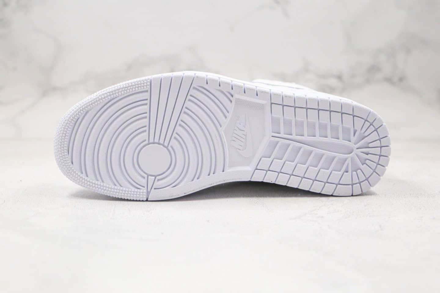 乔丹Air Jordan 1 Mid Quilted White纯原版本中帮AJ1面包菱格雪白香奈儿配色内置气垫原盒原标 货号:DB6078-100