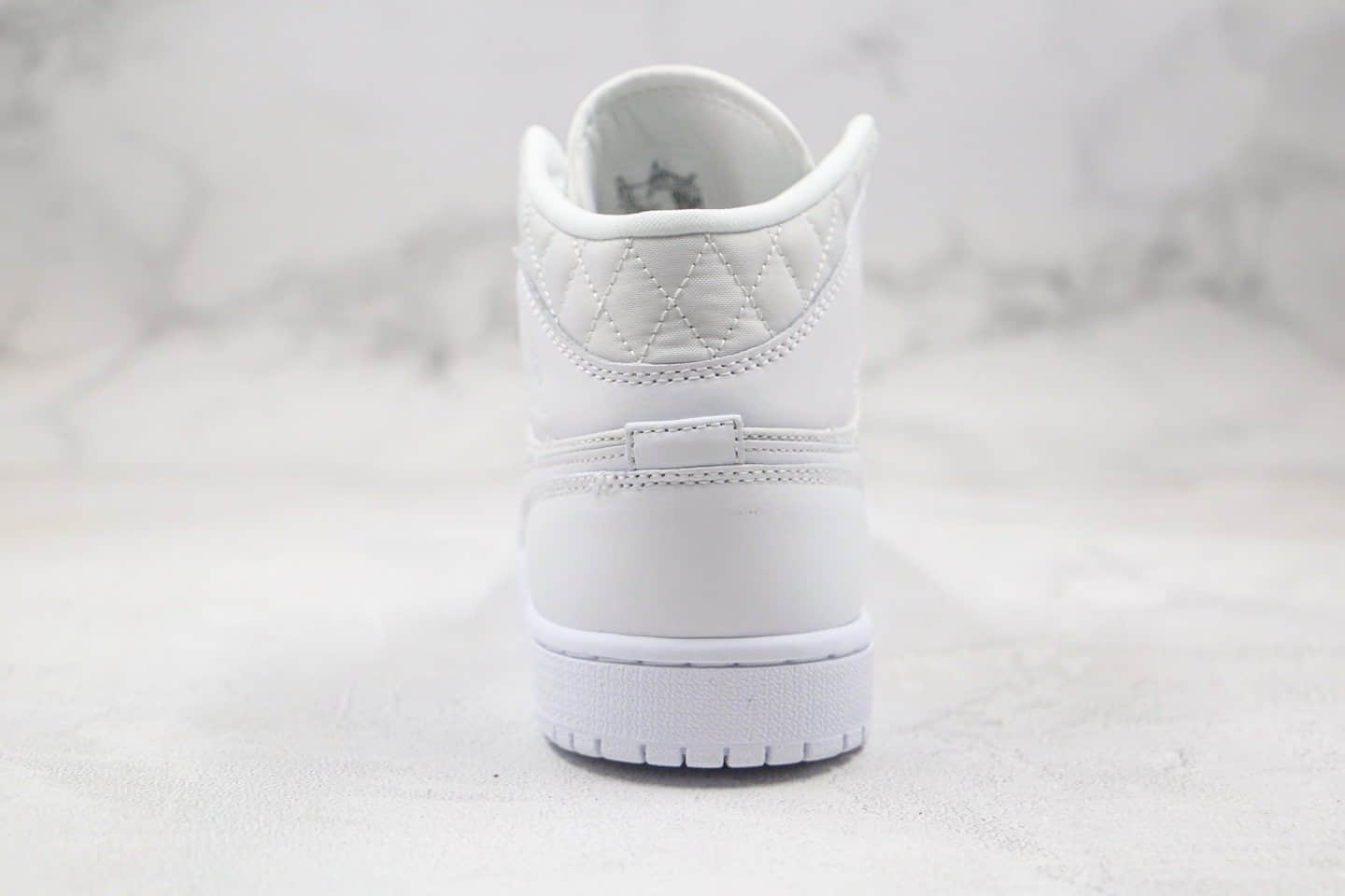 乔丹Air Jordan 1 Mid Quilted White纯原版本中帮AJ1面包菱格雪白香奈儿配色内置气垫原盒原标 货号:DB6078-100