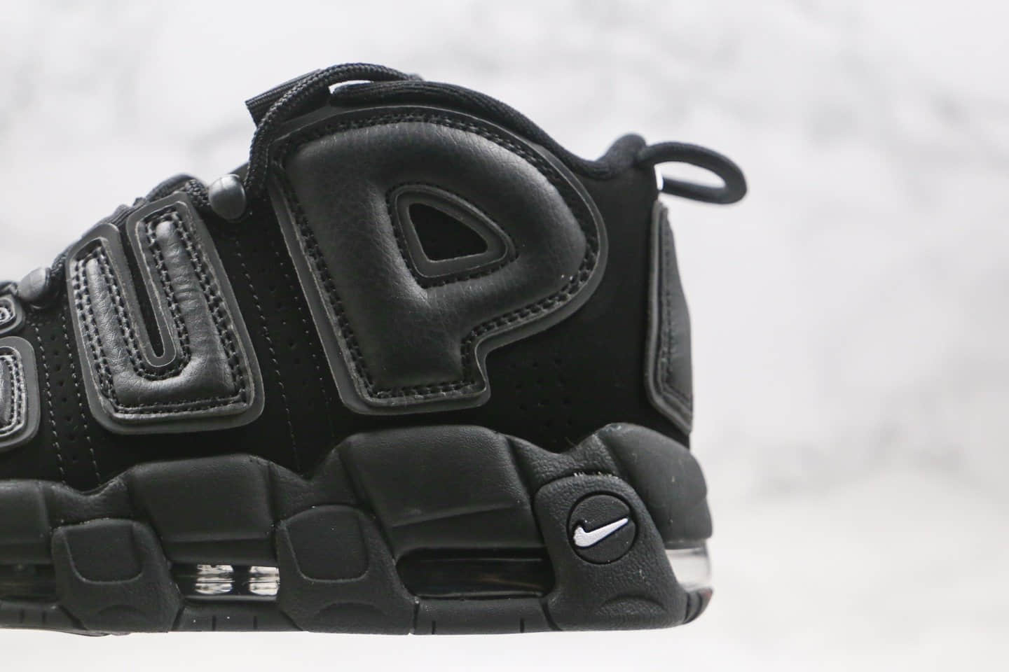 耐克Supreme x Nike Air More Uptempo纯原版本联名大Air皮蓬篮球鞋黑色原盒原标 货号：902290-001