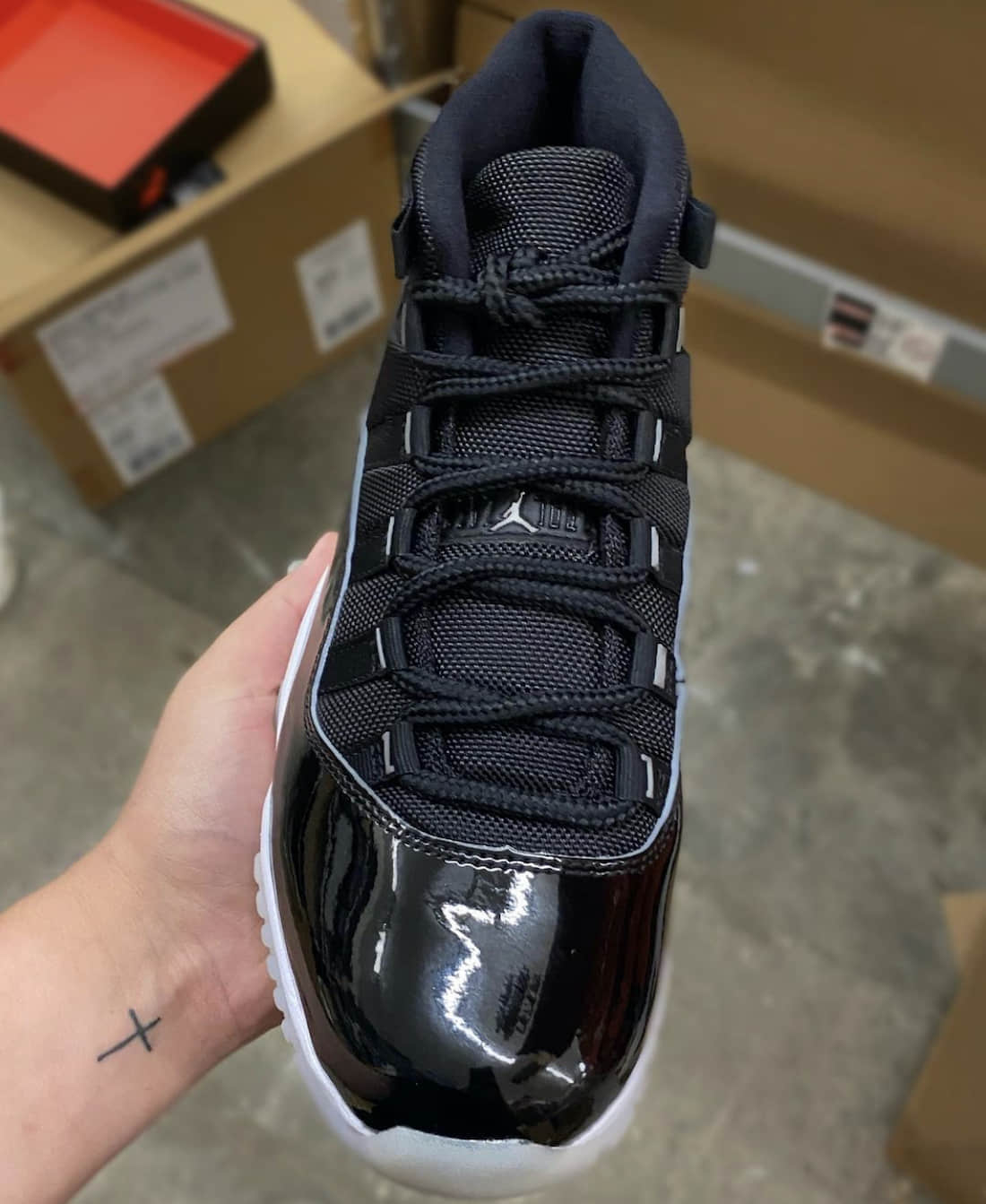 AJ11“25周年纪念”配色最新实物图释出！“大魔王2.0”没跑了！ 货号：CT8012-011