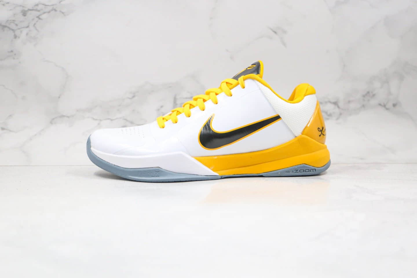 耐克Nike Zoom Kobe 5纯原版本科比5代男子实战篮球鞋白黄色内置真碳纤维板 货号:386430-104