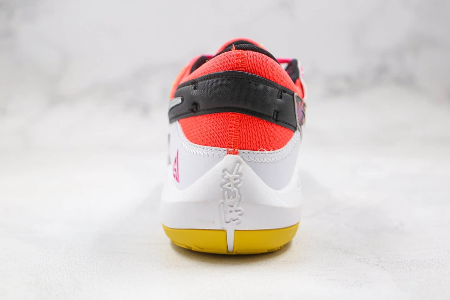 耐克Nike Zoom Freak 2纯原版本字母哥二代实战篮球鞋白橙粉色内置气垫原盒原标 货号:DB4738-600