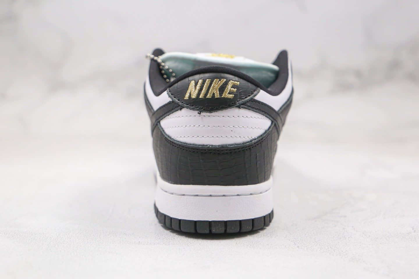 耐克Nike SB Dunk Low x Supreme纯原版本联名款低帮SB DUNK板鞋星星黑白色内置zoom气垫 货号:DH3228-102