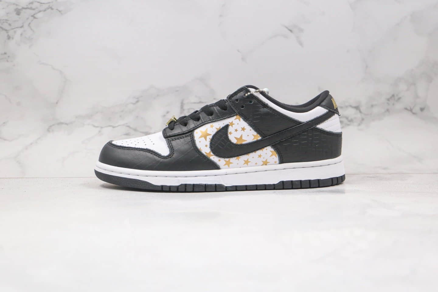 耐克Nike SB Dunk Low x Supreme纯原版本联名款低帮SB DUNK板鞋星星黑白色内置zoom气垫 货号:DH3228-102