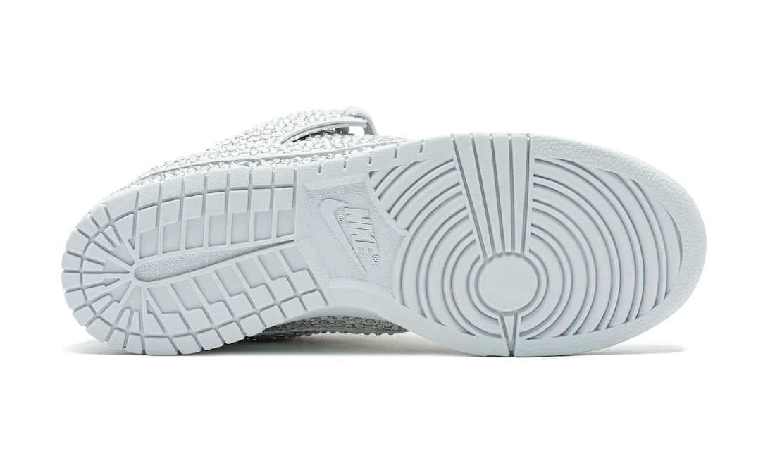 “绿钻”CPFM x Nike Dunk Low释出最新上脚图!别忘了白色“满钻”Dunk明日发售! 货号:CZ2670-001