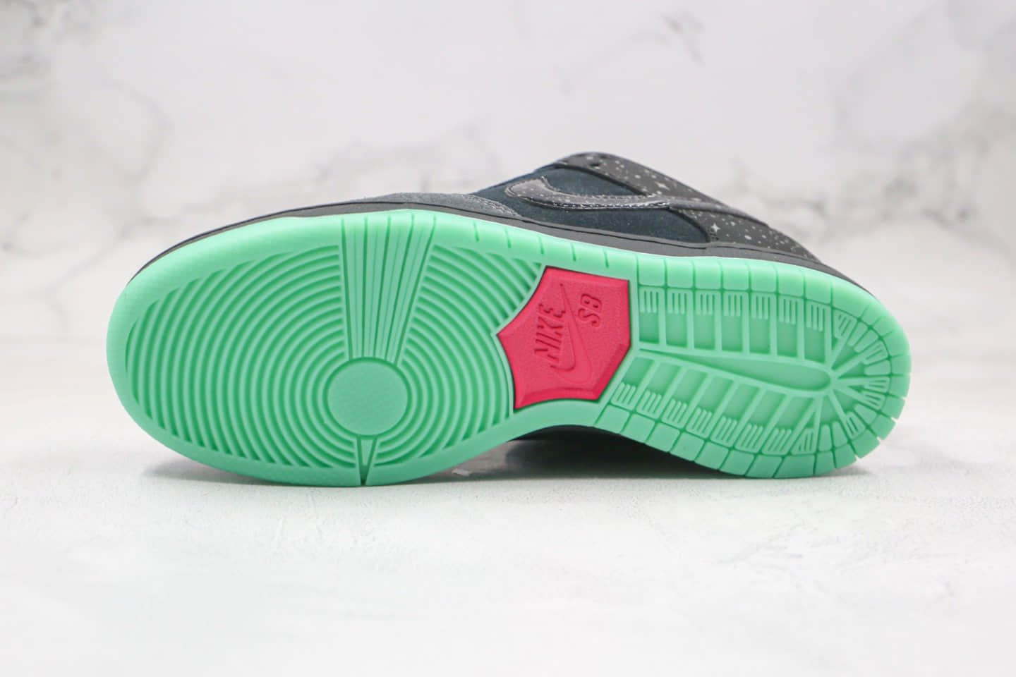 耐克Nike SB Dunk Low Yeezy x Premier联名款纯原版本北极光灰黑绿色星星泼墨椰子配色板鞋内置Zoom气垫 货号:724183-063