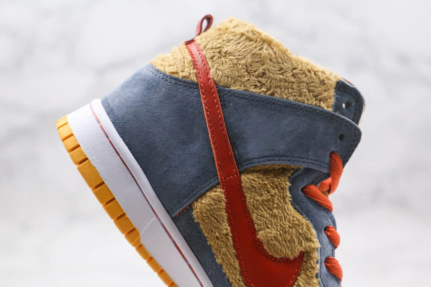 耐克Nike SB Dunk High Papa Bear纯原版本高帮SB DUNK熊宝宝毛绒蓝黄棕红色板鞋内置Zoom气垫正确鞋面材质 货号:313171-781