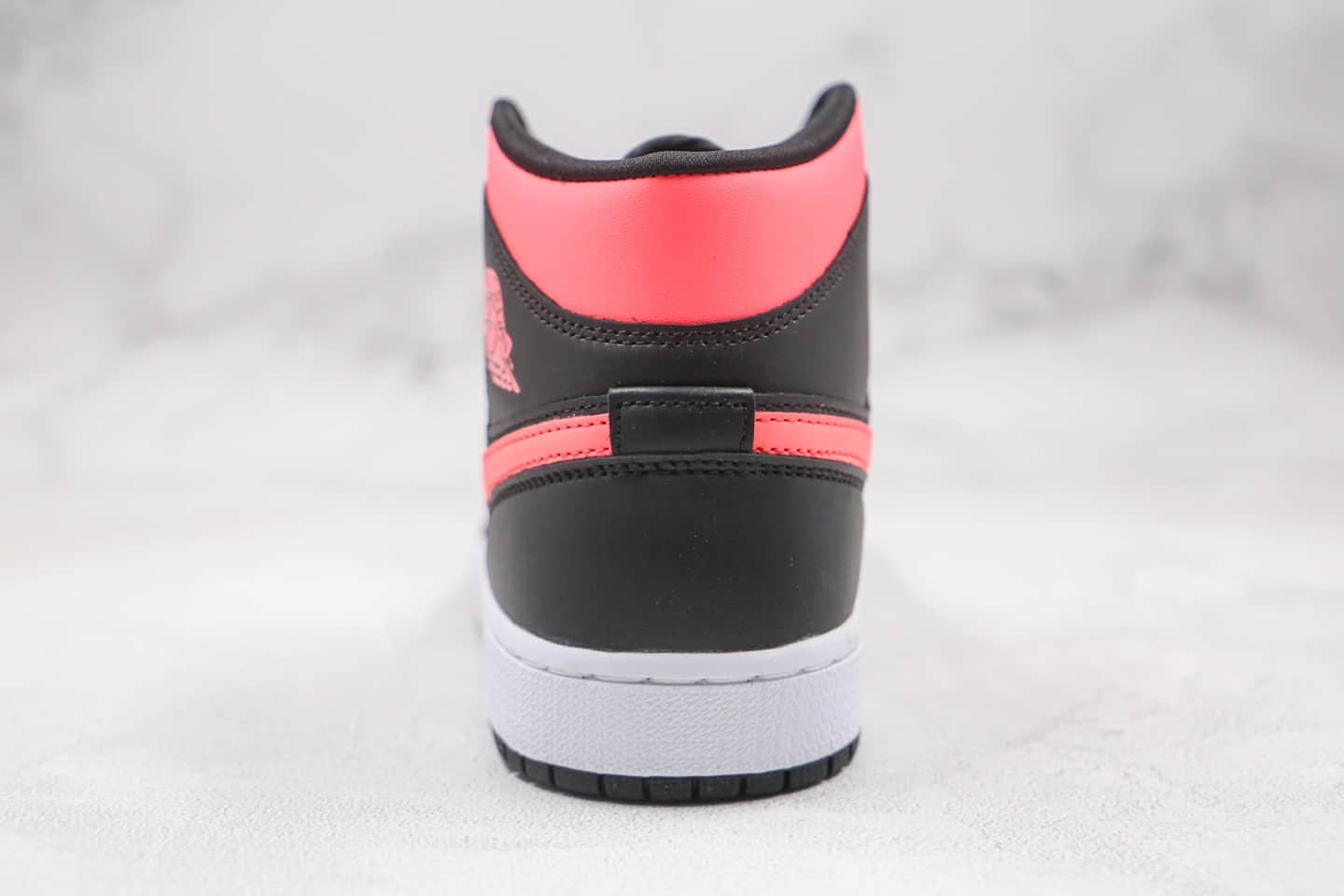 乔丹Air Jordan 1 Mid纯原版本中帮AJ1荧光黑粉色原楦头纸板打造原盒原标 货号:BQ6472-004