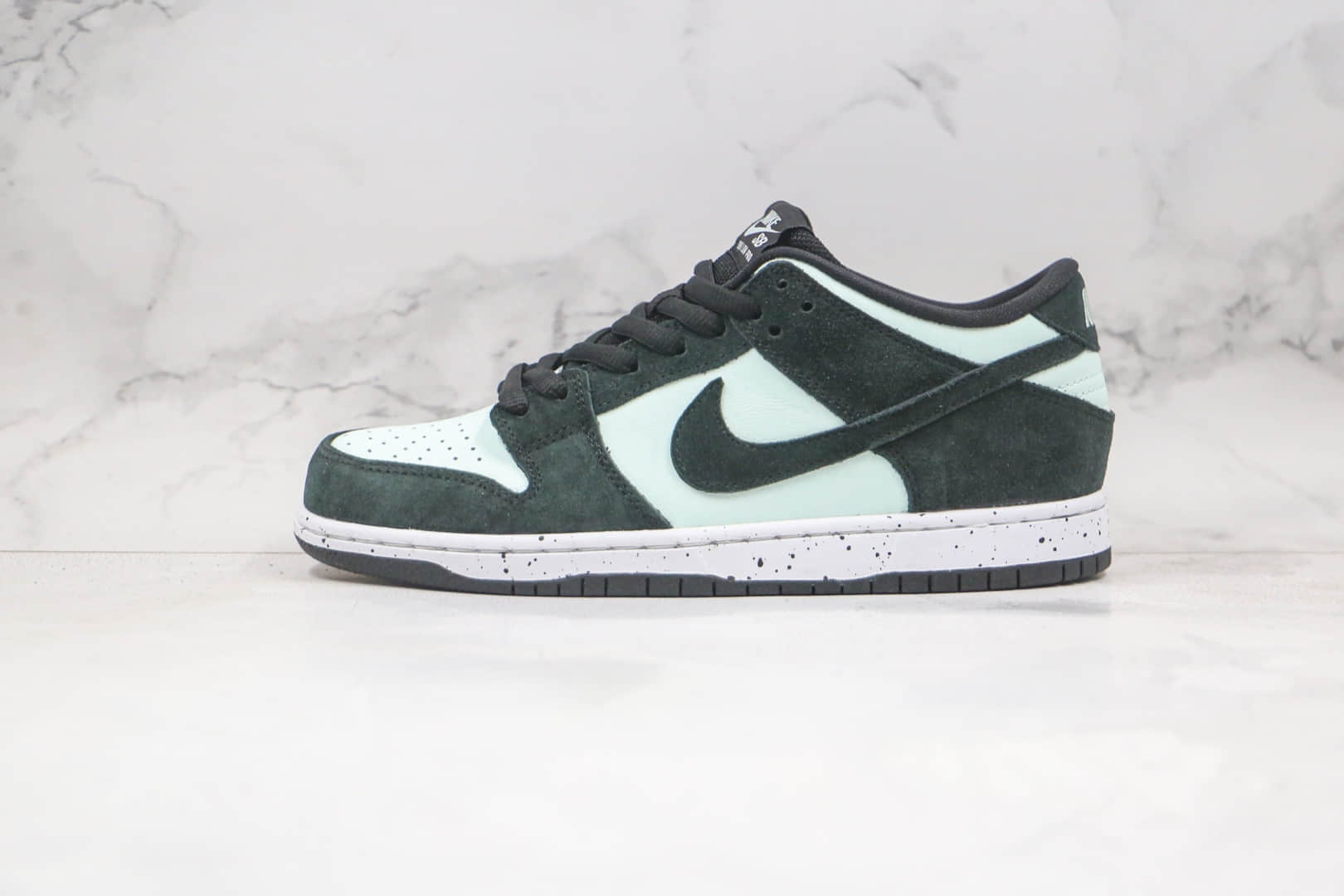 耐克Nike SB Dunk Barely Green纯原版本低帮SB DUNK黑浅绿小钻石板鞋内置后跟Zoom气垫 (ID:59940) - 图片1