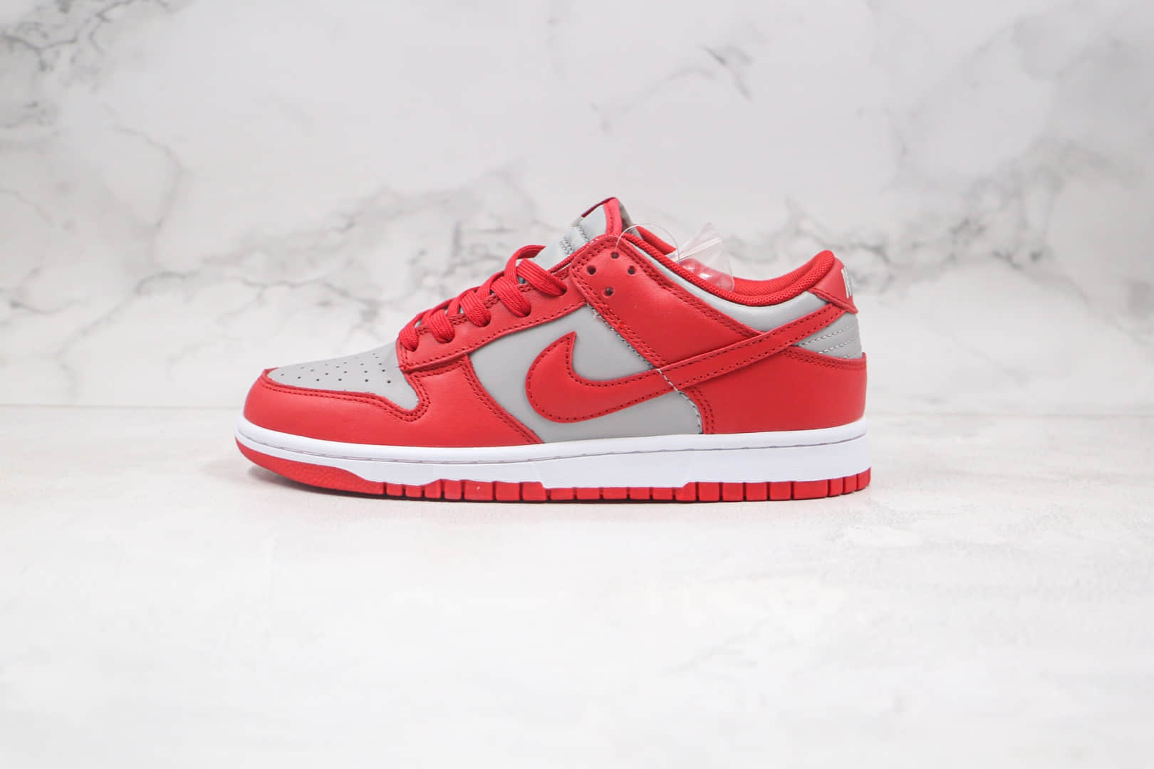 耐克Nike SB Dunk Low纯原版本低帮SB DUNK灰红色板鞋内置气垫原盒原标 (ID:60219) - 图片1