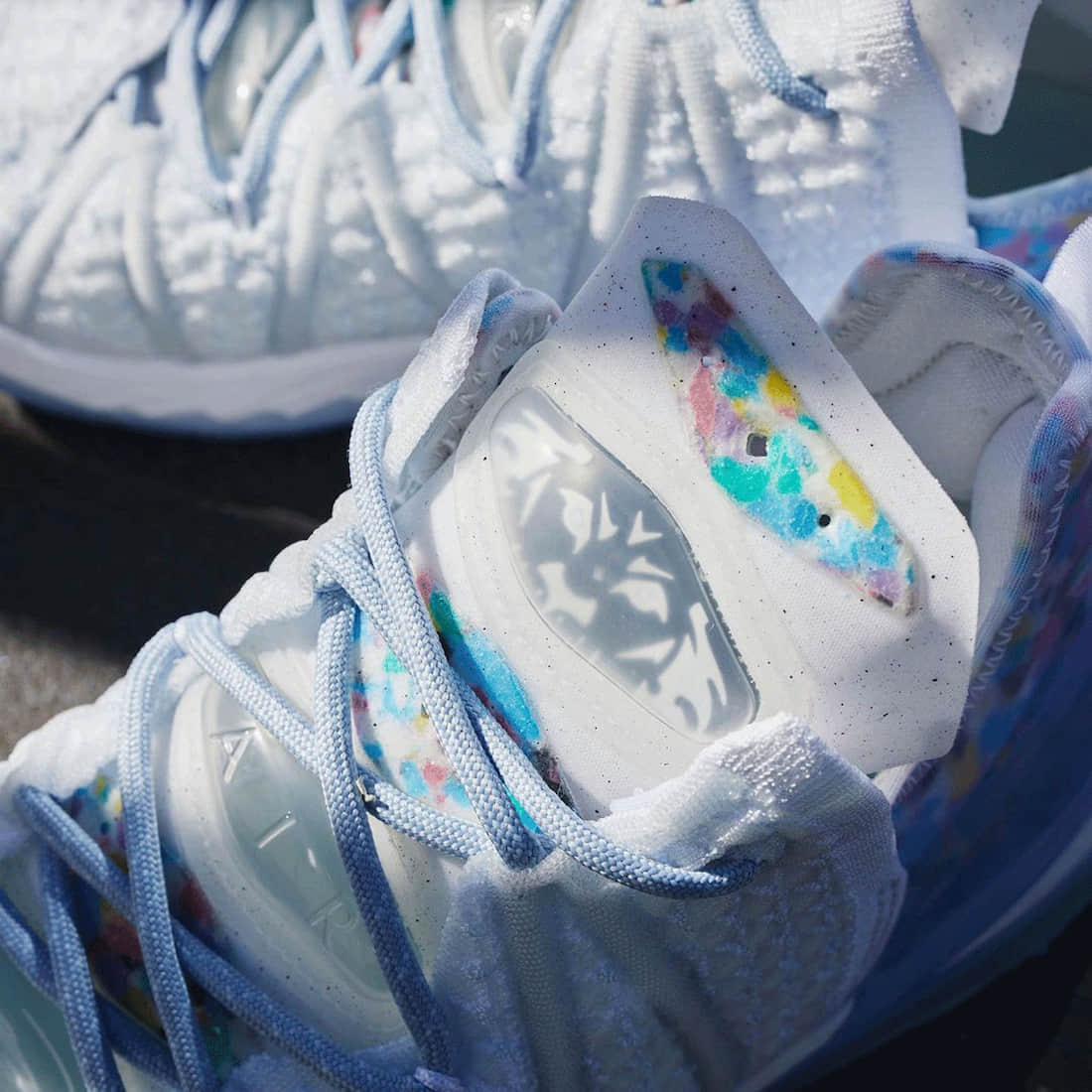 清爽冰蓝!詹姆斯LeBron 18新配色即将登场! 货号:CW3156-400