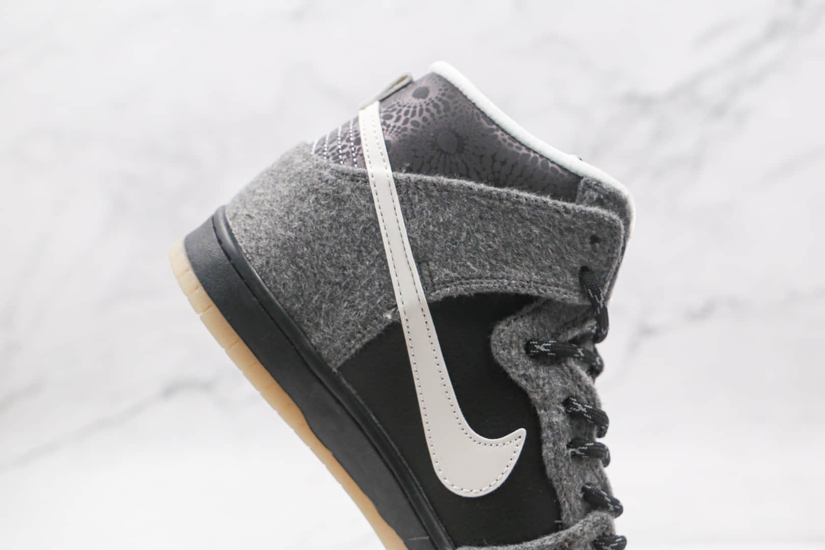 耐克Nike DUNK HIGH SB PREMIER SE Petoskey纯原版本高帮SB DUNK雪花灰黑羊毛板鞋原楦头纸板打造 货号:645986-010