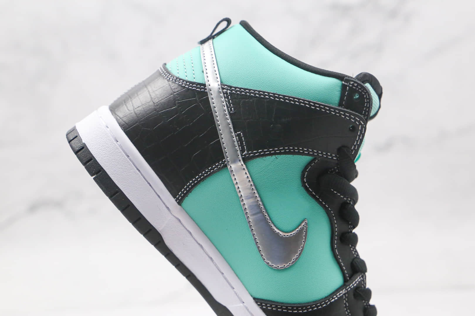 耐克Nike SB DUNK x Diamond Dunk Hi Tiffany联名款纯原版本高帮SB DUNK黑蓝银钩板鞋原鞋开模一比一打造 货号:653599-400