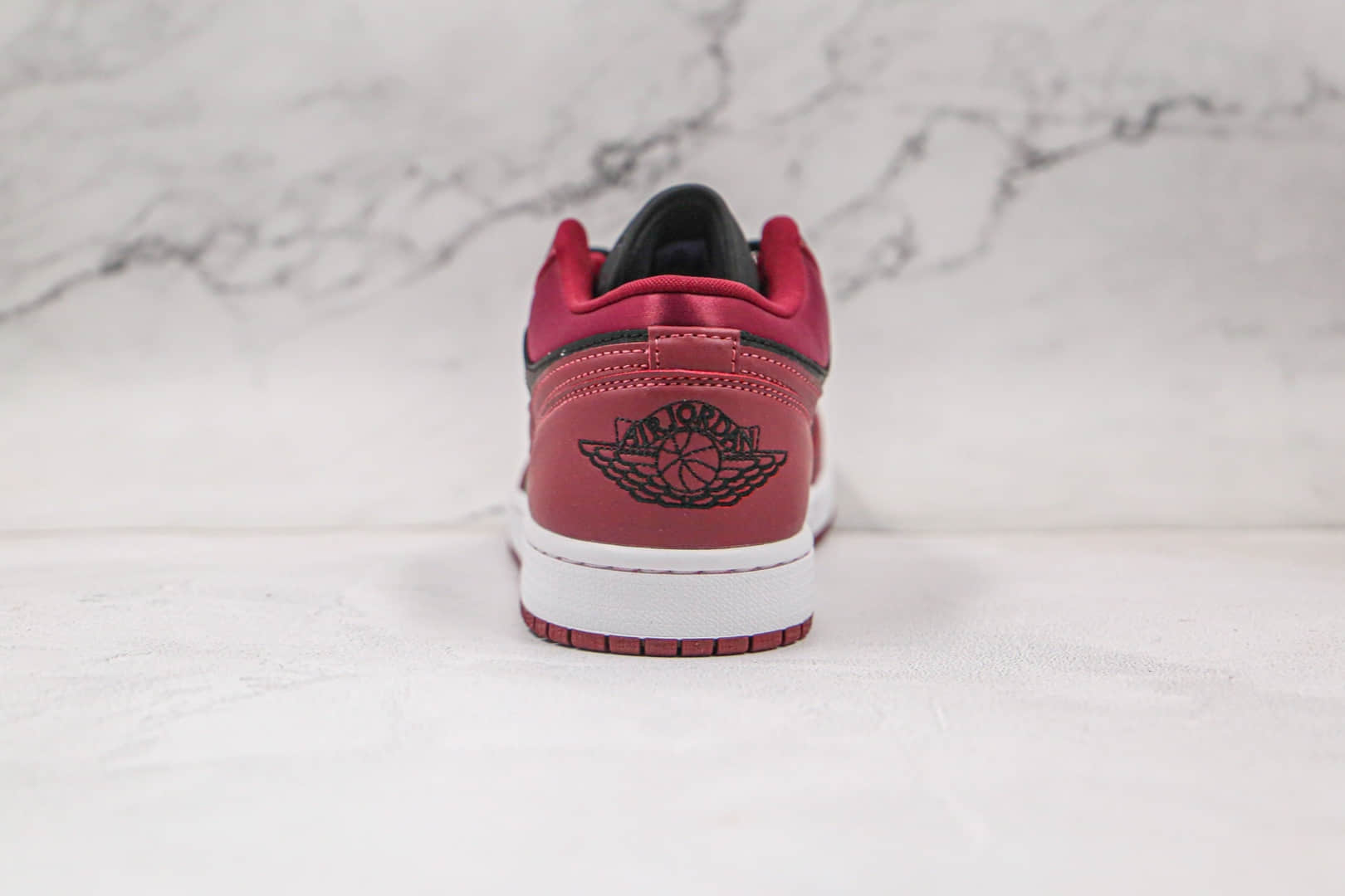乔丹Air jordan1 Low纯原版本低帮AJ1黑红板鞋内置气垫原盒原标 货号：DB6491-600