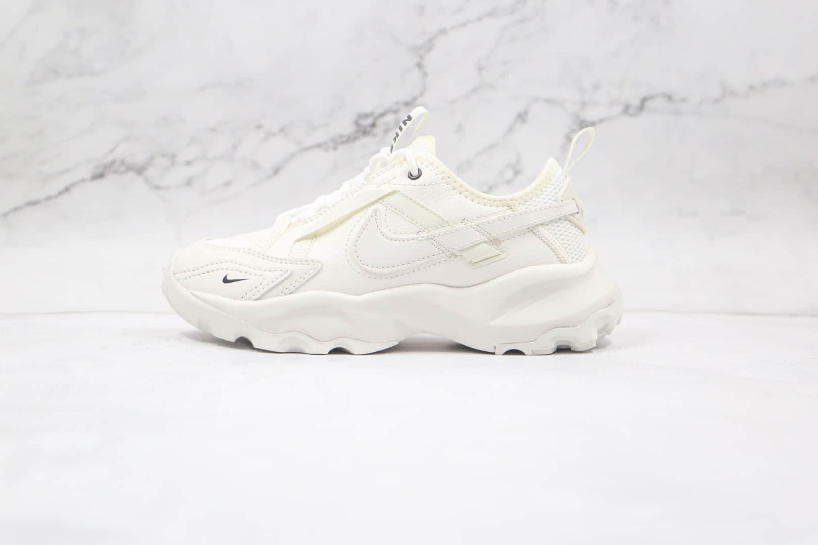 耐克Nike TC 7900纯原版本帆白反光钩跑步鞋原盒原标原楦头纸板打造 货号:DD9682-100