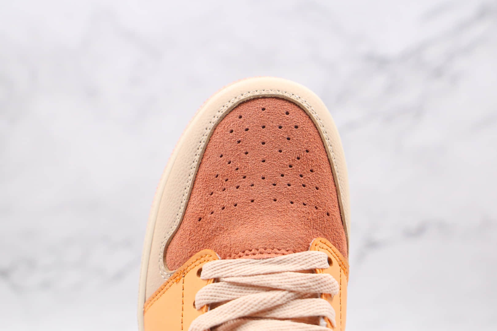 乔丹Air Jordan 1 Mid Apricot Orange纯原版本中帮AJ1杏橙色篮球鞋原鞋开模一比一打造 货号:DH4270-800