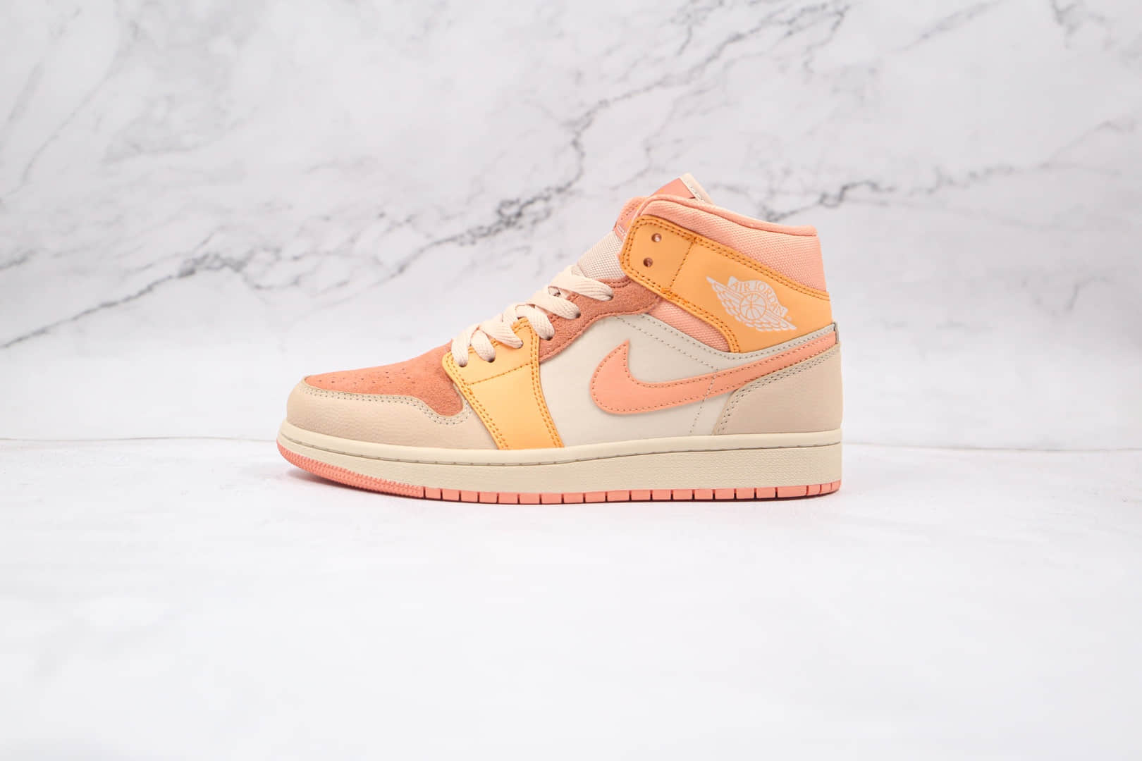乔丹Air Jordan 1 Mid Apricot Orange纯原版本中帮AJ1杏橙色篮球鞋原鞋开模一比一打造 货号:DH4270-800