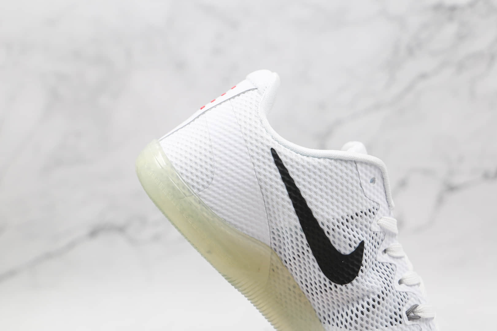 耐克Nike Kobe 11 EM纯原版本科比11代贝多芬白黑色篮球鞋原盒原标支持实战 货号:836184-100