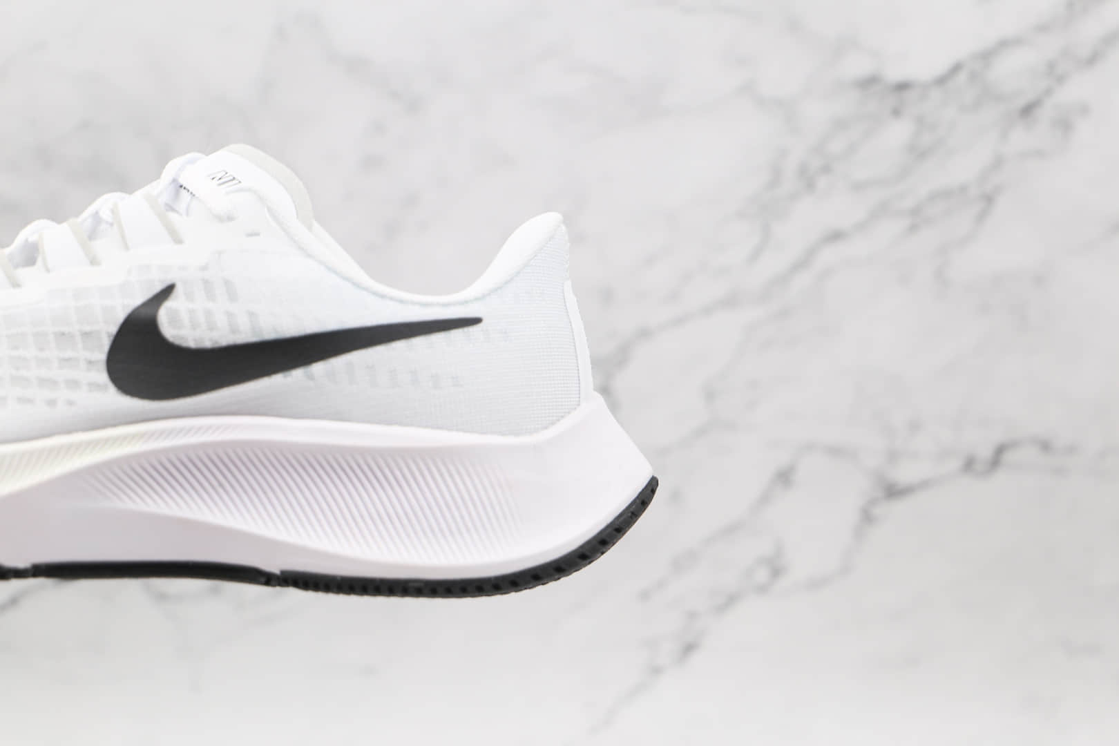 耐克Nike Air Zoom Pegasus 37纯原版本登月37代全白黑勾慢跑鞋原盒原标 货号:BQ9646-100
