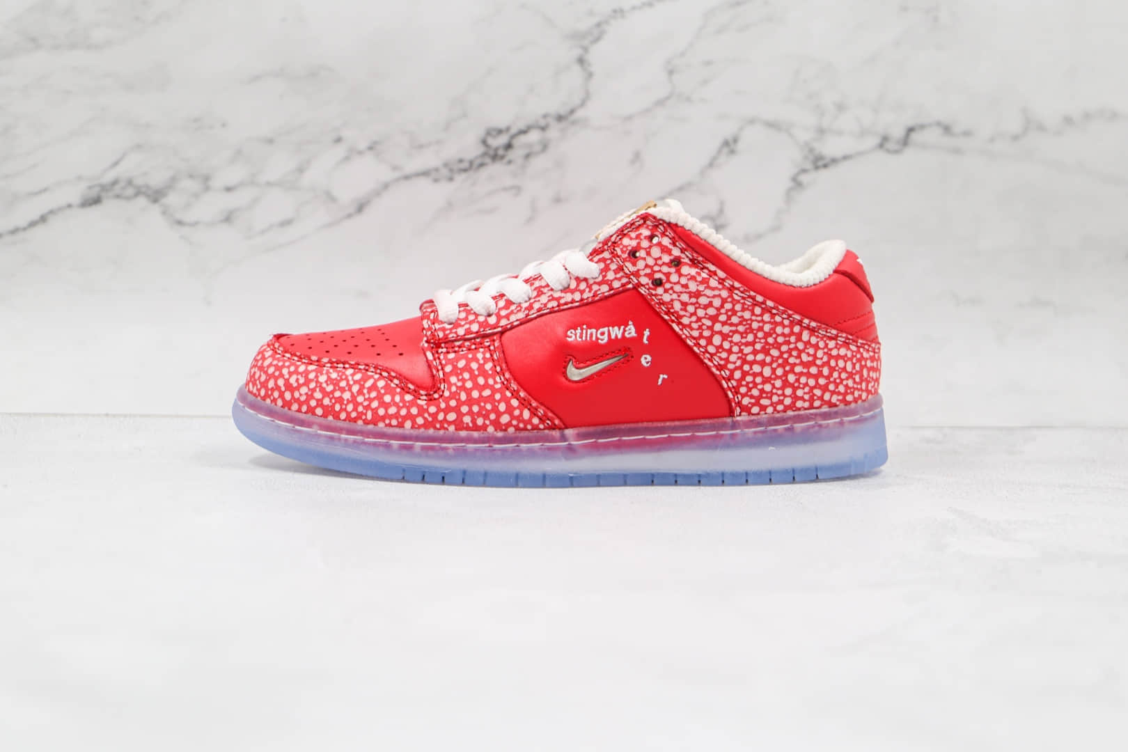 耐克Nike SB Dunk Low Magic Mushroom x Stingwater联名款纯原版本低帮SB DUNK红白迷幻蘑菇斑点板鞋内置气垫 货号:DH7650-600