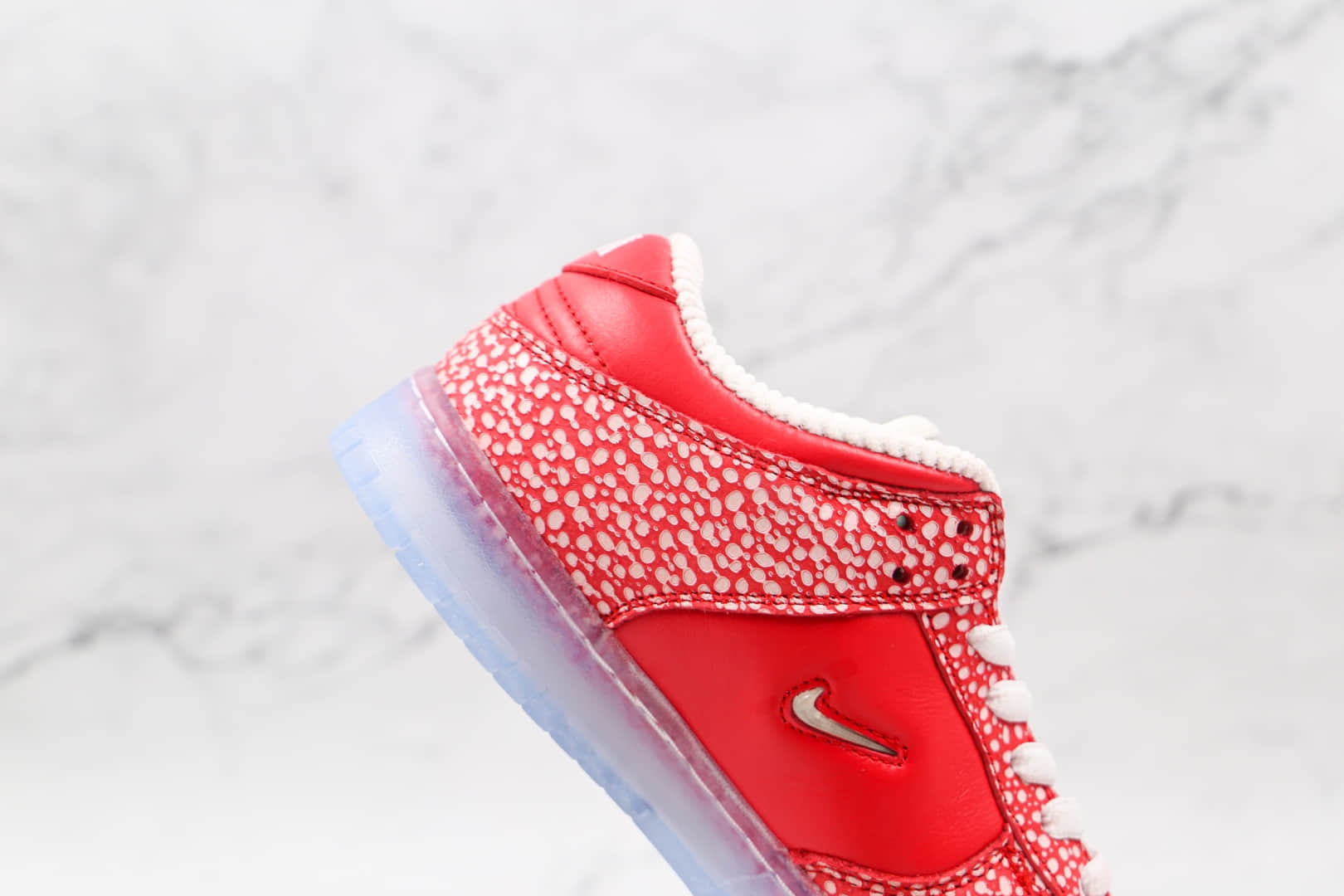 耐克Nike SB Dunk Low Magic Mushroom x Stingwater联名款纯原版本低帮SB DUNK红白迷幻蘑菇斑点板鞋内置气垫 货号:DH7650-600