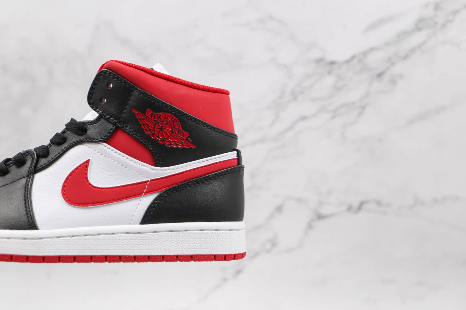 乔丹Air Jordan 1 Mid SE纯原版本中帮AJ1黑白红色板鞋原档案数据开发 货号:554724-122