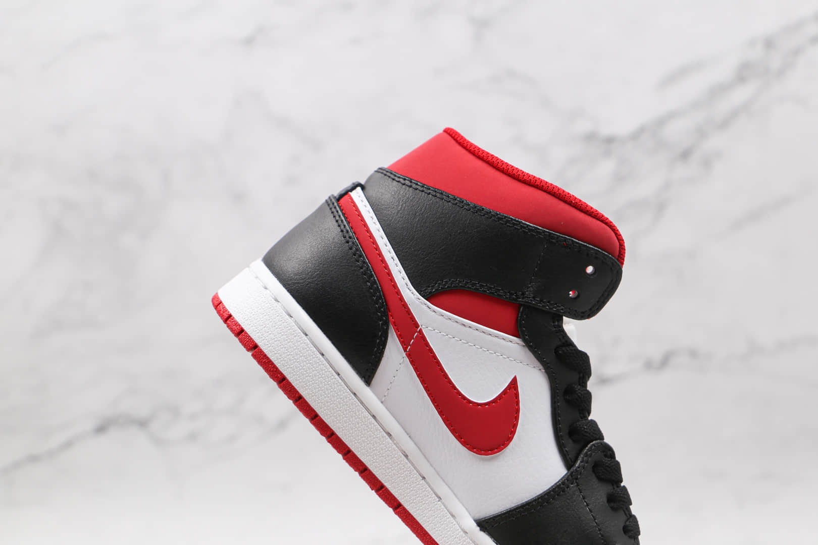 乔丹Air Jordan 1 Mid SE纯原版本中帮AJ1黑白红色板鞋原档案数据开发 货号:554724-122