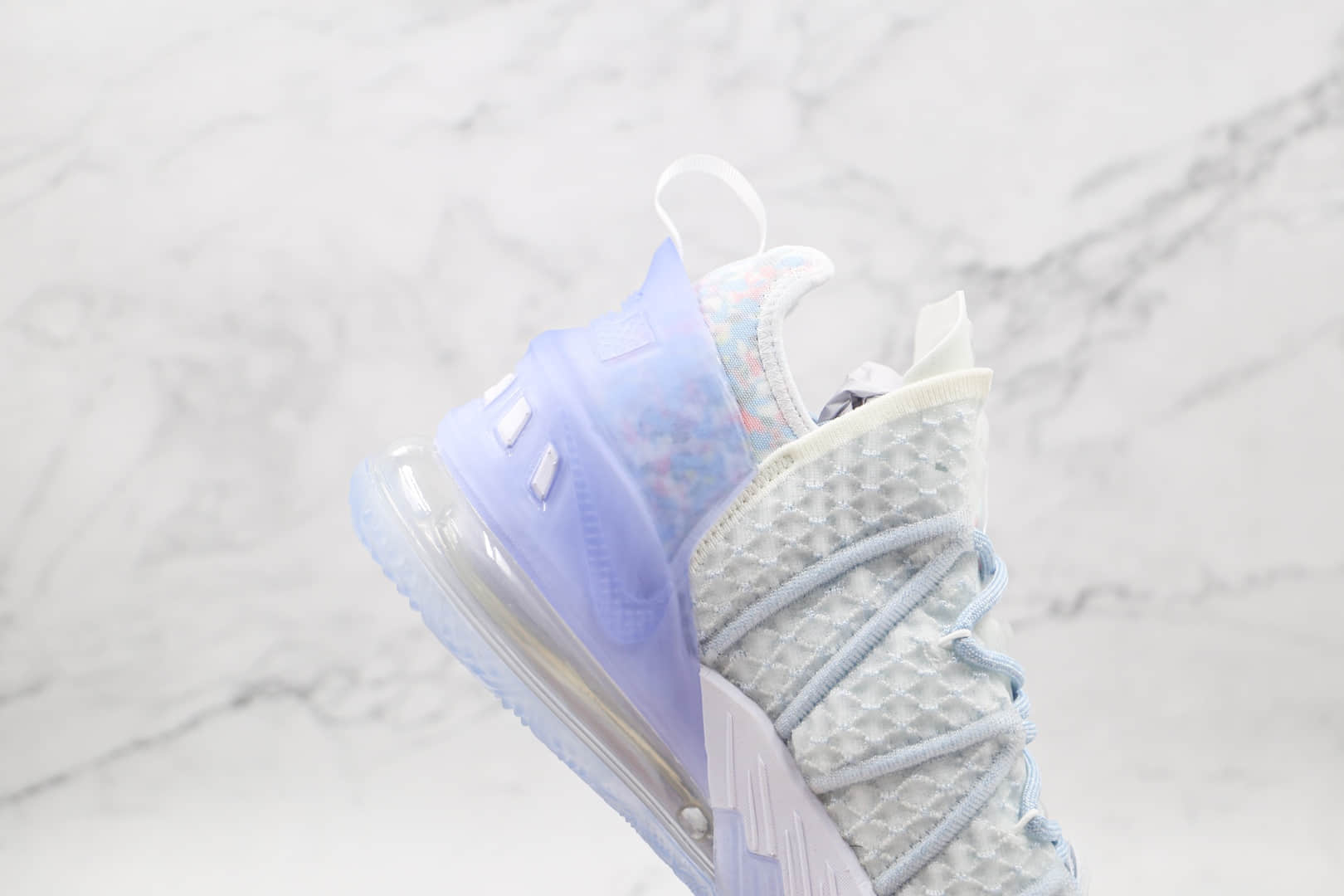 耐克Nike LeBron XVIII EP纯原版本詹姆斯18代白冰蓝色实战篮球鞋内置气垫 货号:CW3156-400
